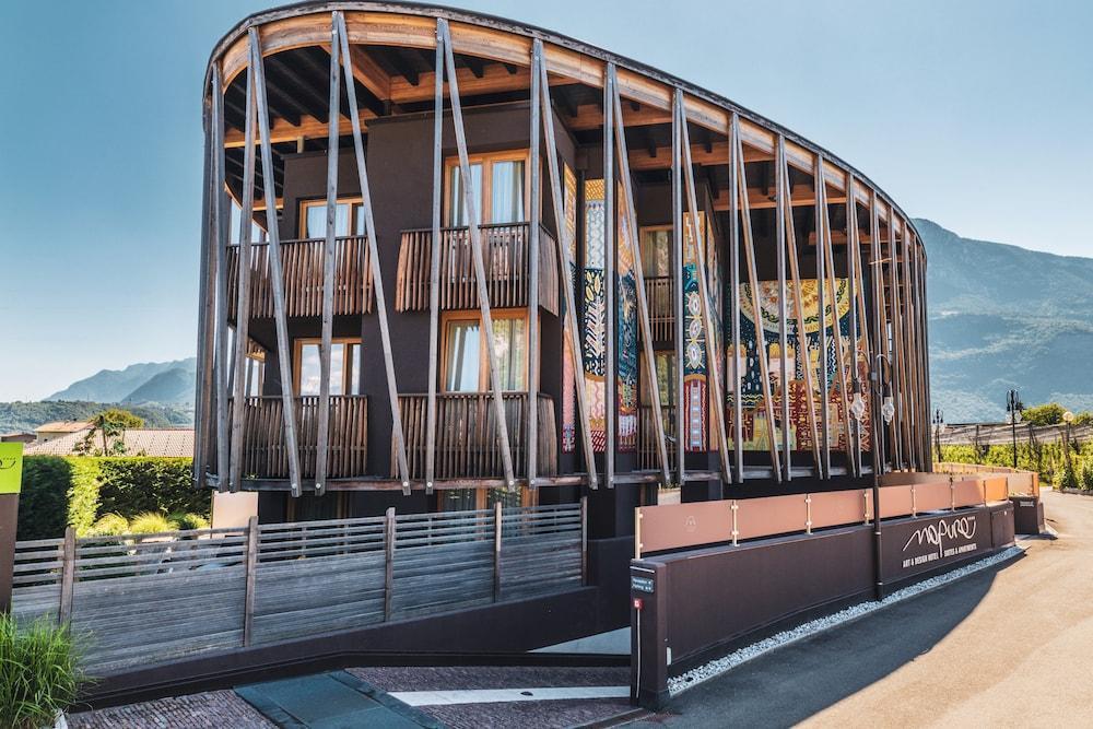 Art & Design Hotel Napura Terlano Ngoại thất bức ảnh