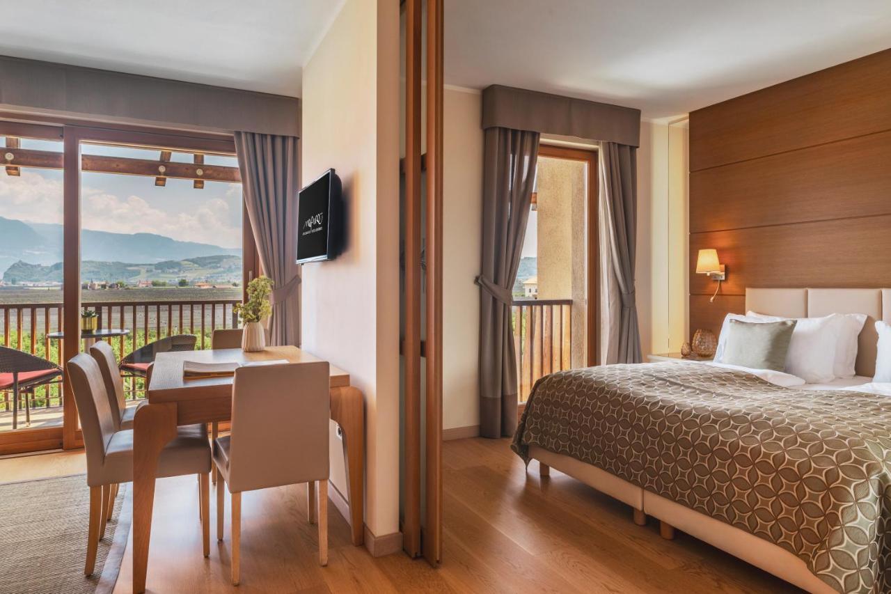 Art & Design Hotel Napura Terlano Phòng bức ảnh