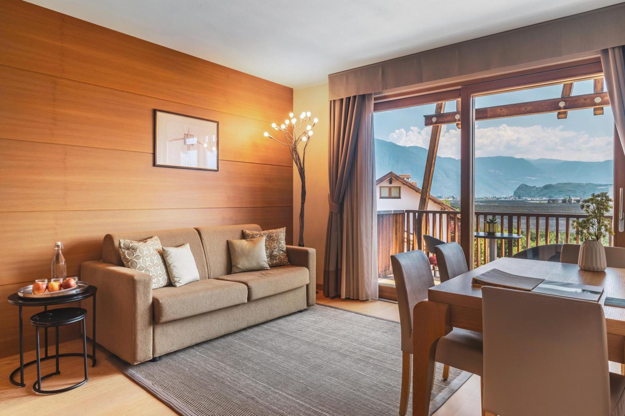 Art & Design Hotel Napura Terlano Phòng bức ảnh