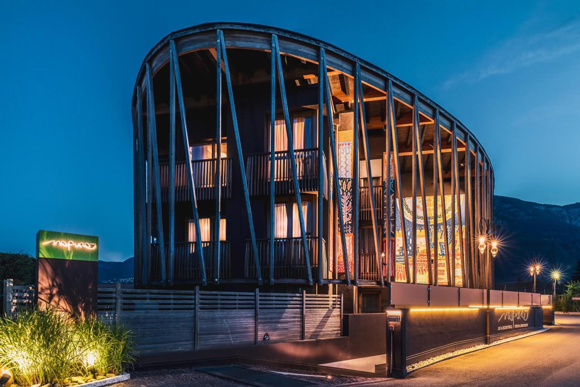 Art & Design Hotel Napura Terlano Ngoại thất bức ảnh
