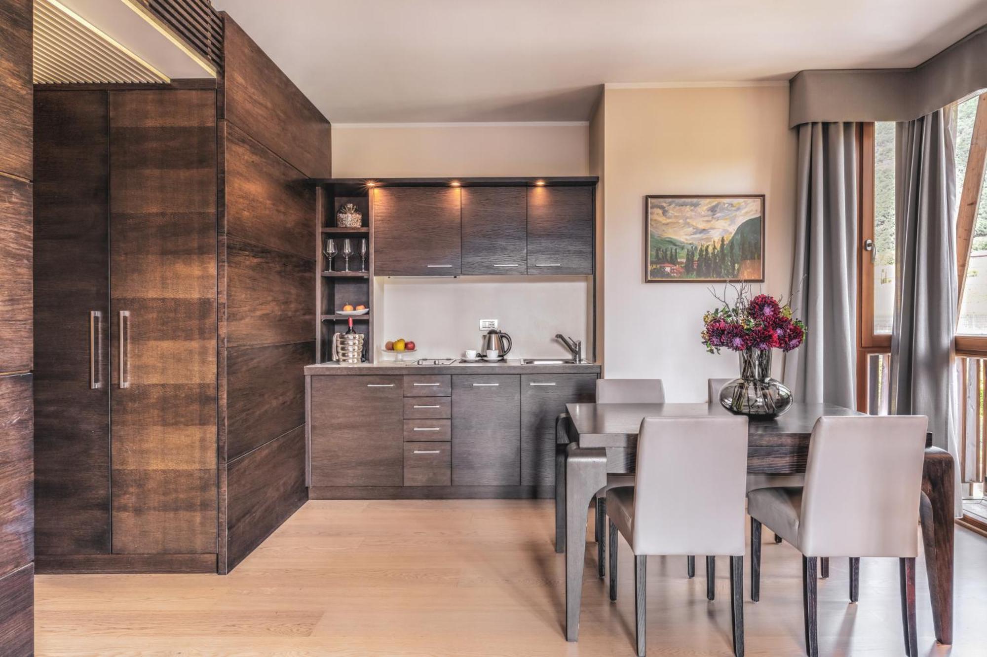 Art & Design Hotel Napura Terlano Ngoại thất bức ảnh
