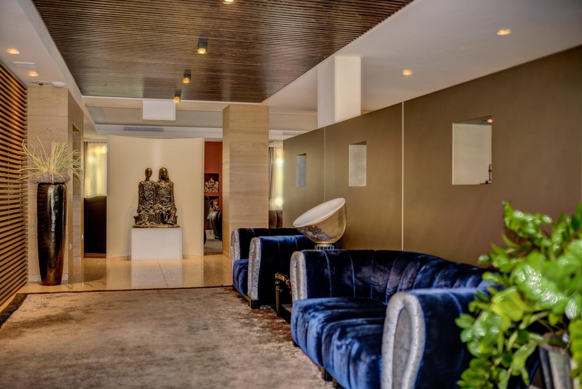 Art & Design Hotel Napura Terlano Ngoại thất bức ảnh