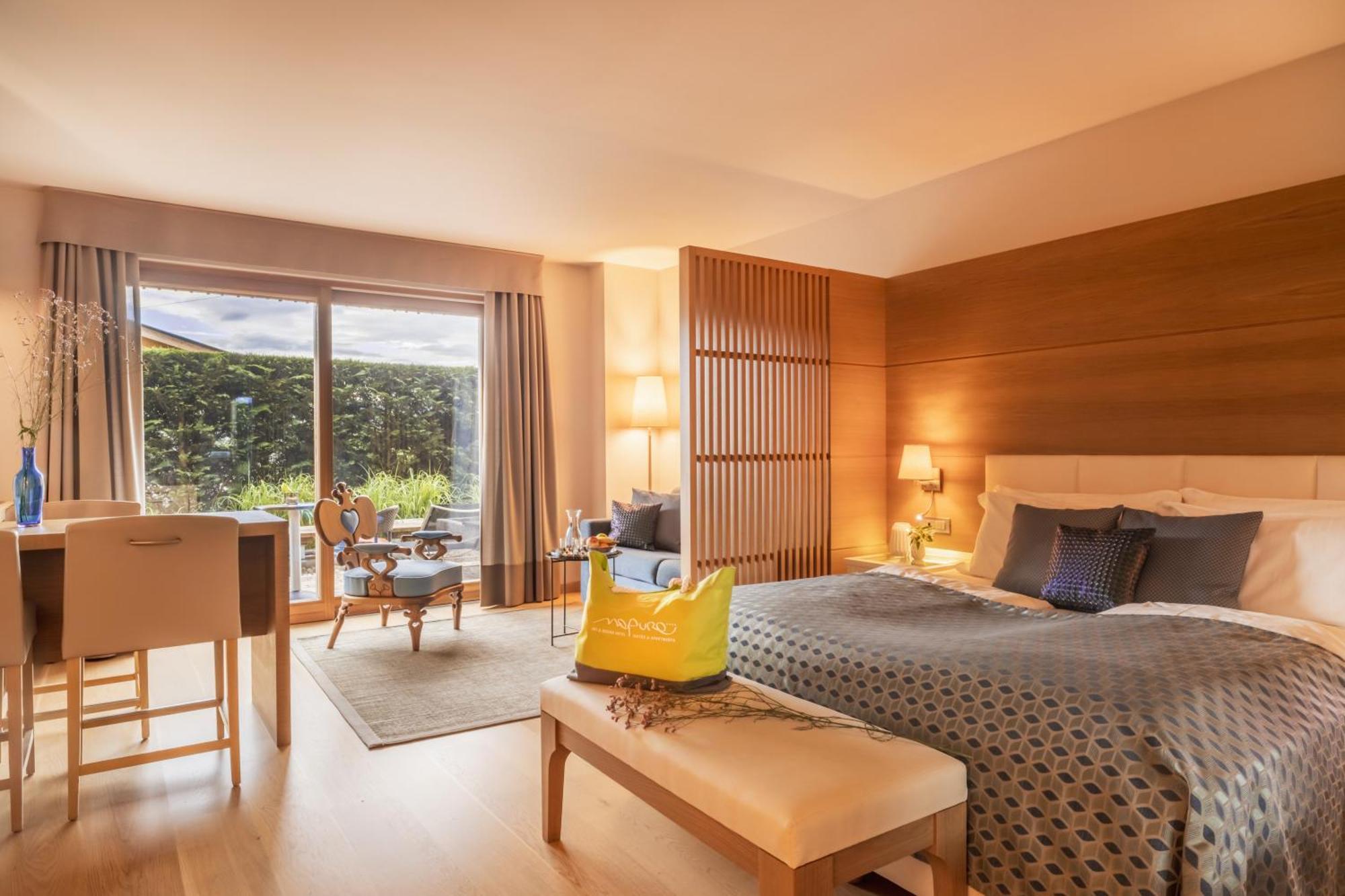 Art & Design Hotel Napura Terlano Ngoại thất bức ảnh