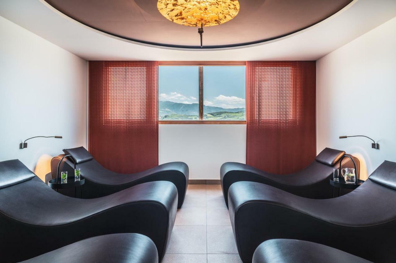 Art & Design Hotel Napura Terlano Ngoại thất bức ảnh
